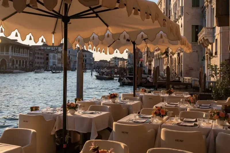 Swank Guide - Venice Venice Hotel