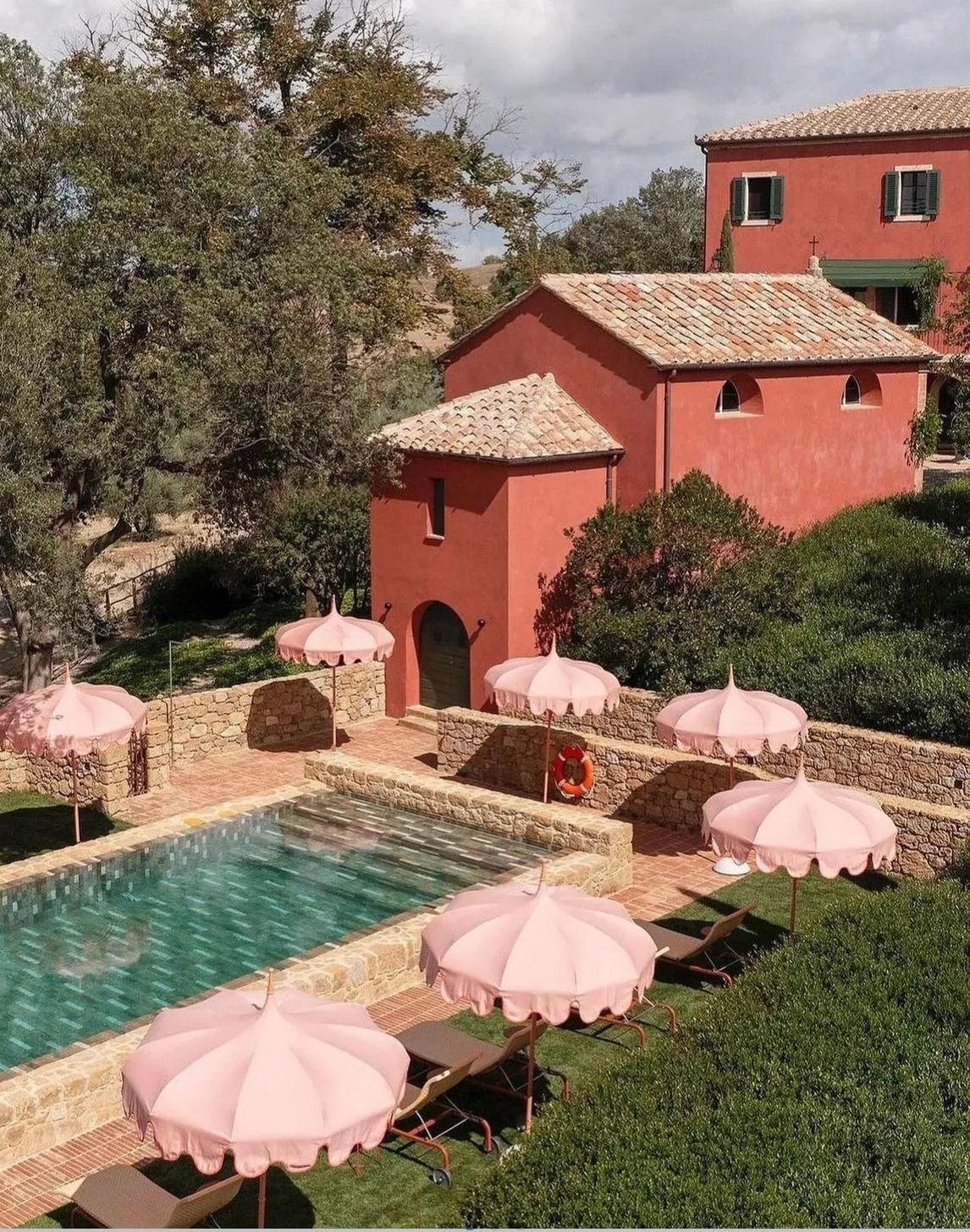 Swank Guide - Casa Newton